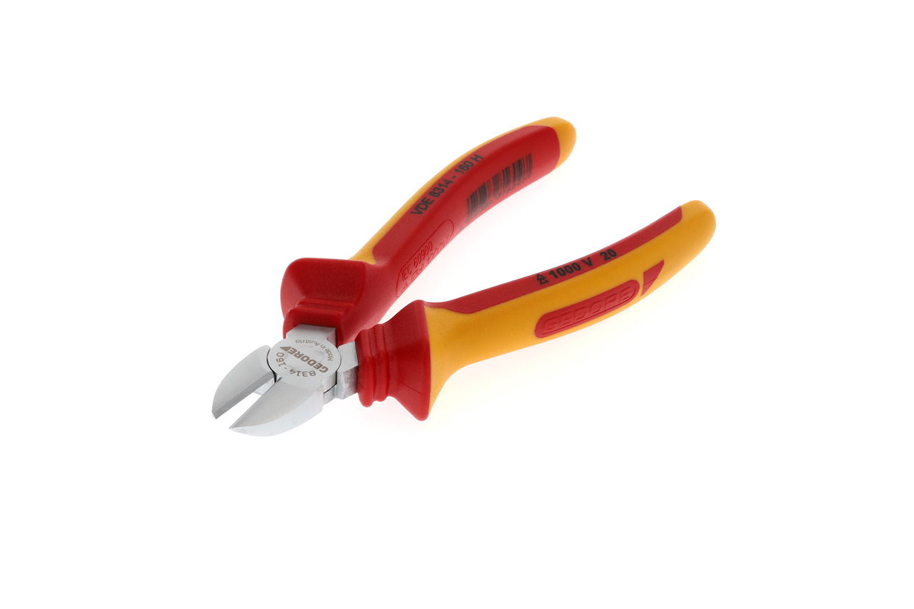 VDE Side cutter with VDE insulating sleeves