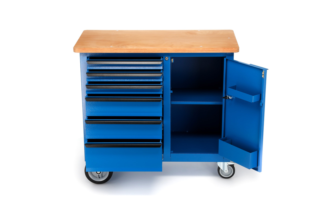 Mobile workbench with 6 drawers Mobile workbench with 6 drawers