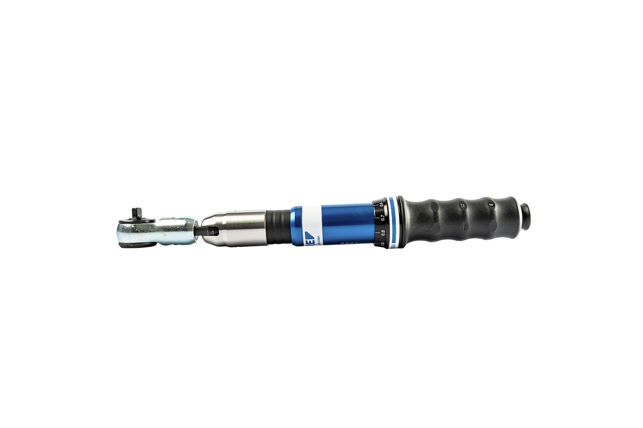 Llave dinamométrica 5-25 Nm 1/4" 050636