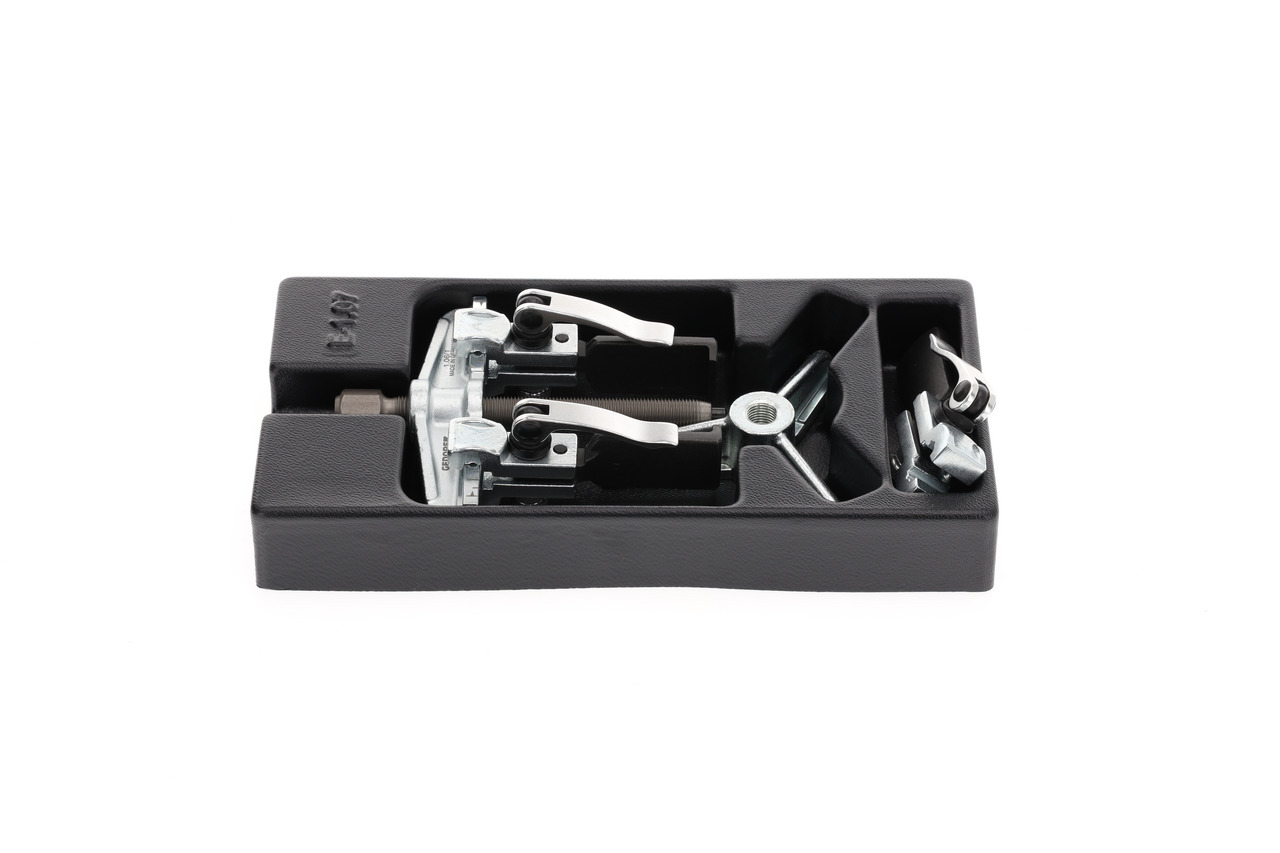 Tool module puller with 3 legs