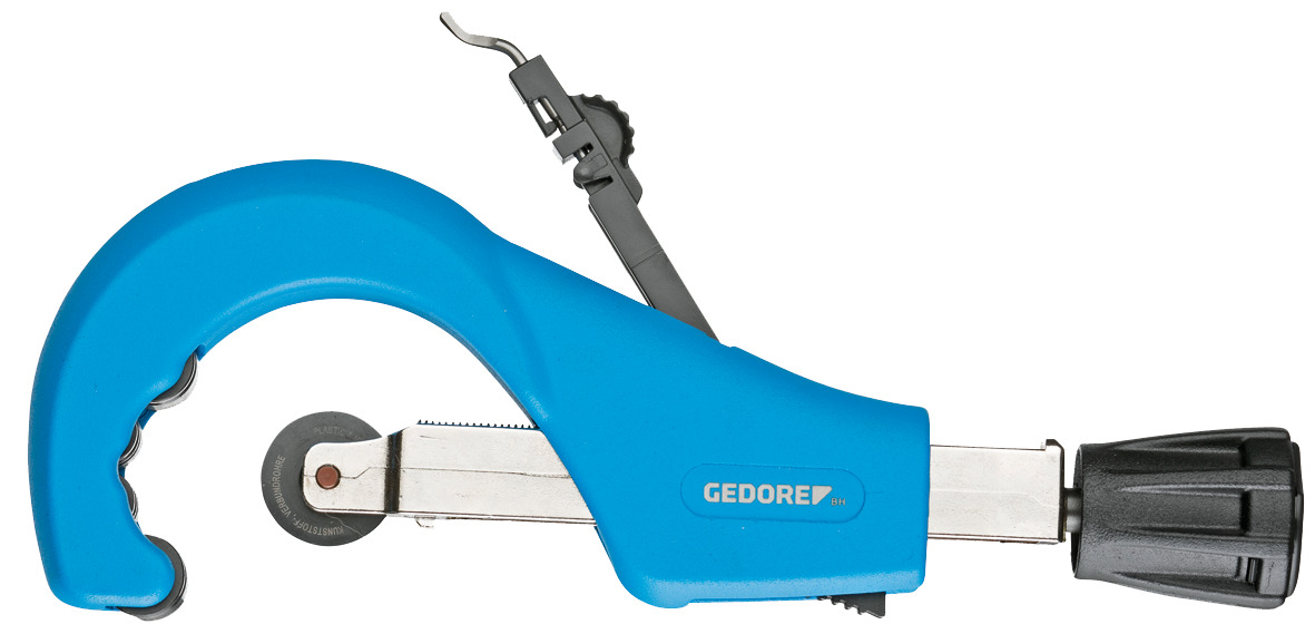 Pipe cutter for plastic and composite pipes