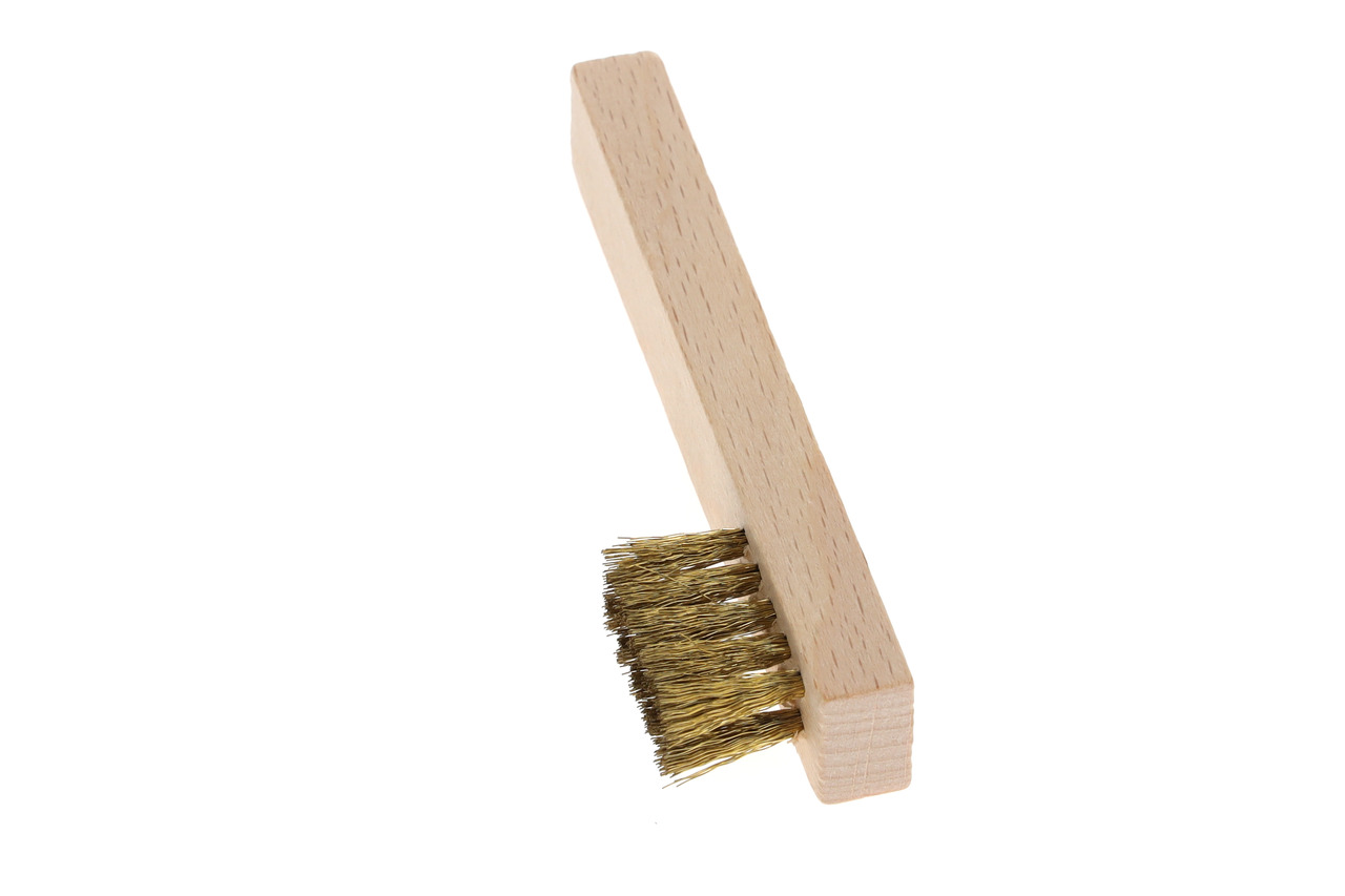 Spark plug brush