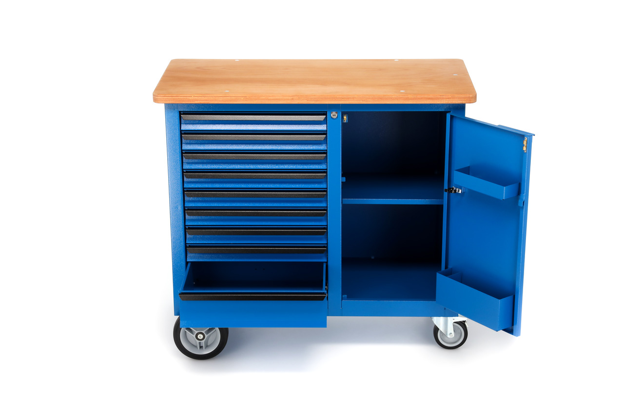 Mobile workbench with 9 drawers