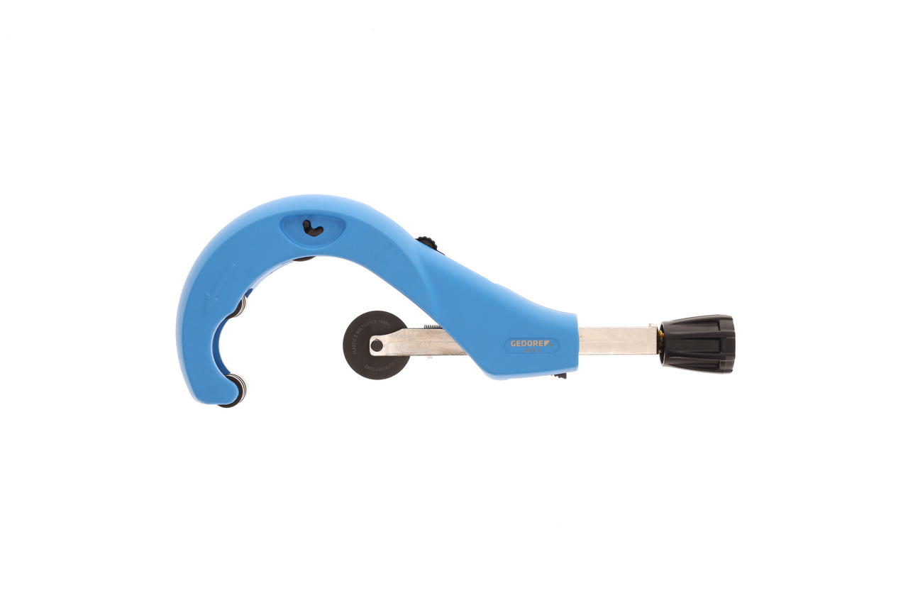 Pipe cutter for plastic and composite pipes