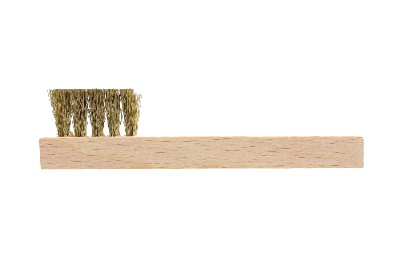 Spark plug brush