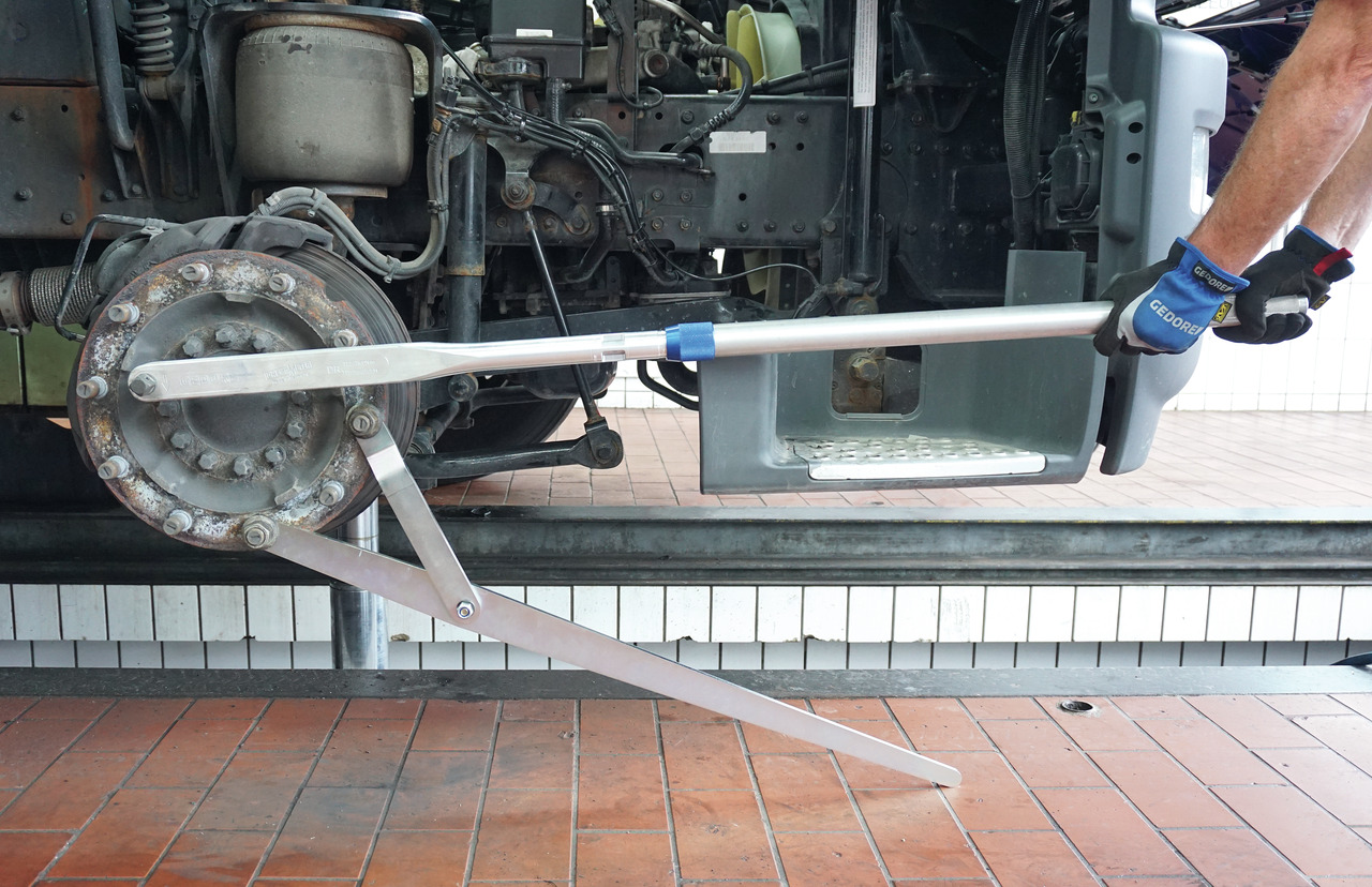 Wheel Hub Locking Tool HGV