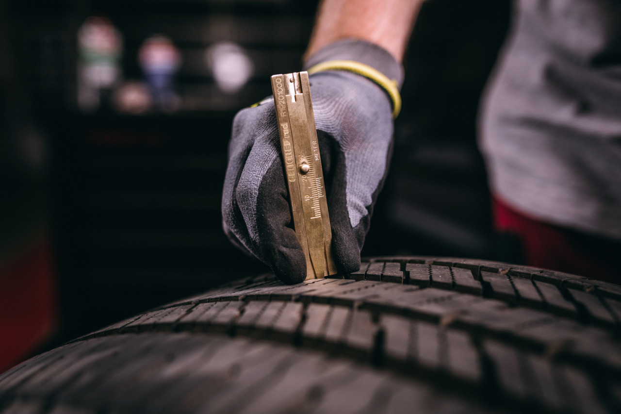 Tire tread depth gauge brass design