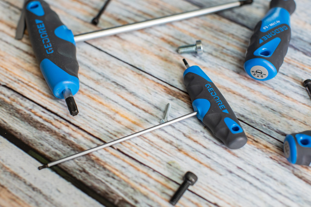 Hexagon socket key with 2C-T-handle Hexagon socket key with 2C-T-handle