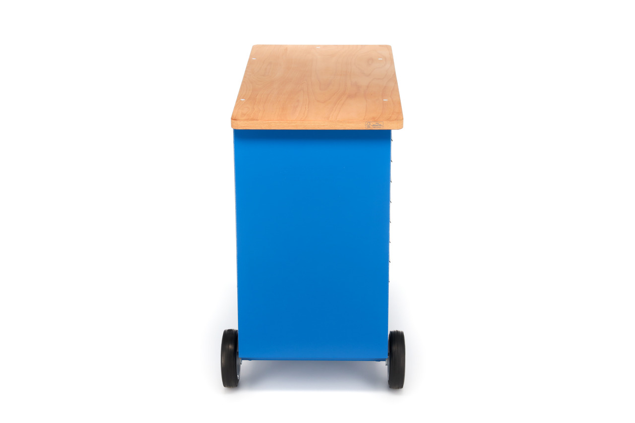 Mobile workbench with 8 drawers