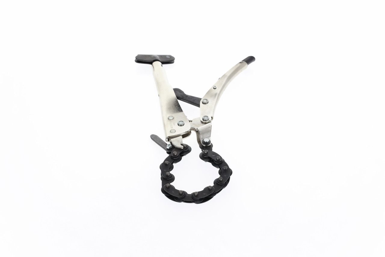 Chain pipe cutter