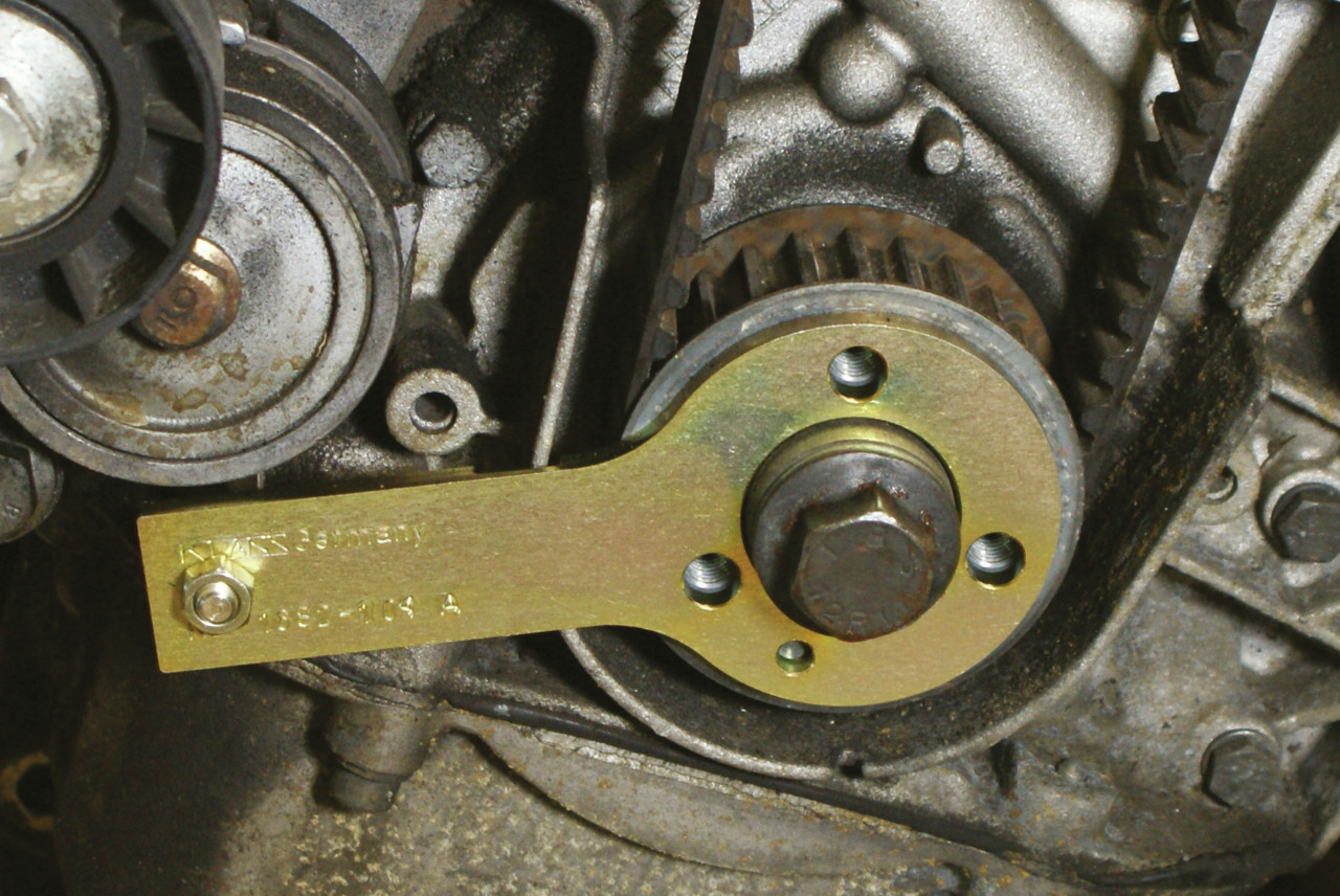 Locking Tool for crankshaft