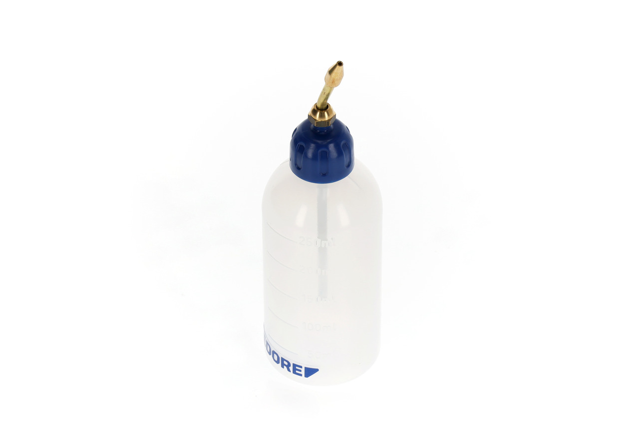 Oil can