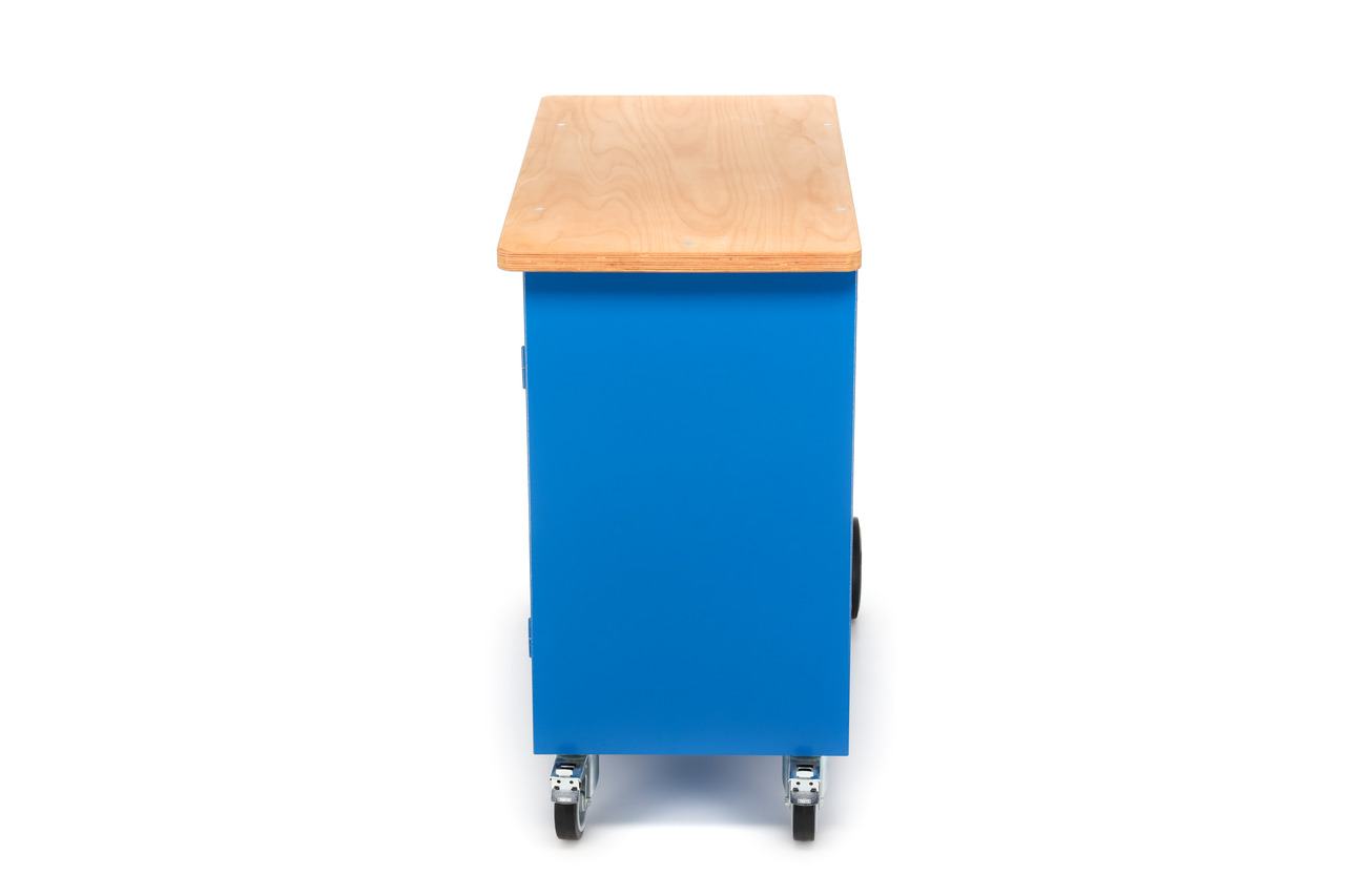 Mobile workbench with 7 drawers